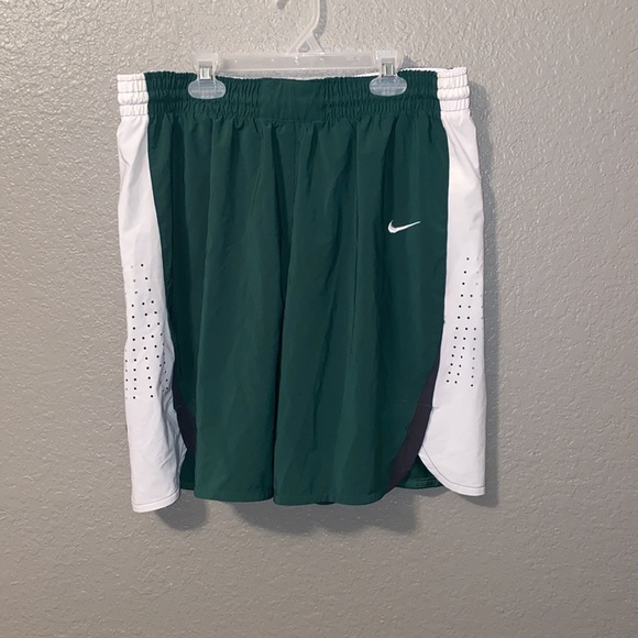 Nike Green Athletic Shorts - Picture 1 of 5